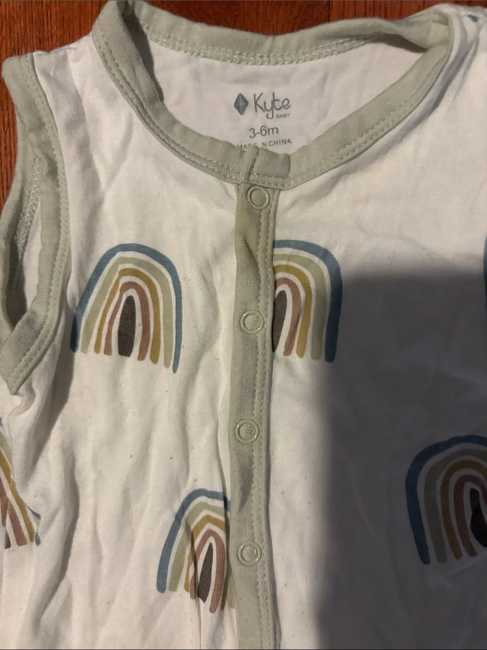 Kyte baby sleeveless snap romper, aloe rainbow, 3-6 months
